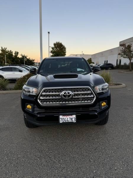 2017 Toyota Tacoma TRD Sport