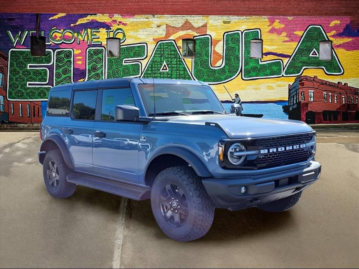 2025 Ford Bronco 4-Door Outer Banks's photo