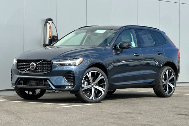 2025 Volvo XC60 B5 Ultra