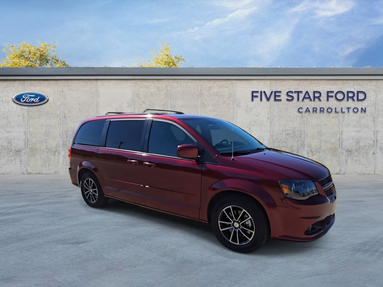 Used 2017 Dodge Grand Caravan GT with VIN 2C4RDGEG1HR692765 for sale in Carrollton, TX