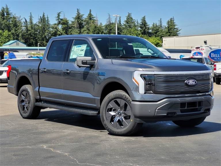 2025 Ford F-150 Lightning LARIAT