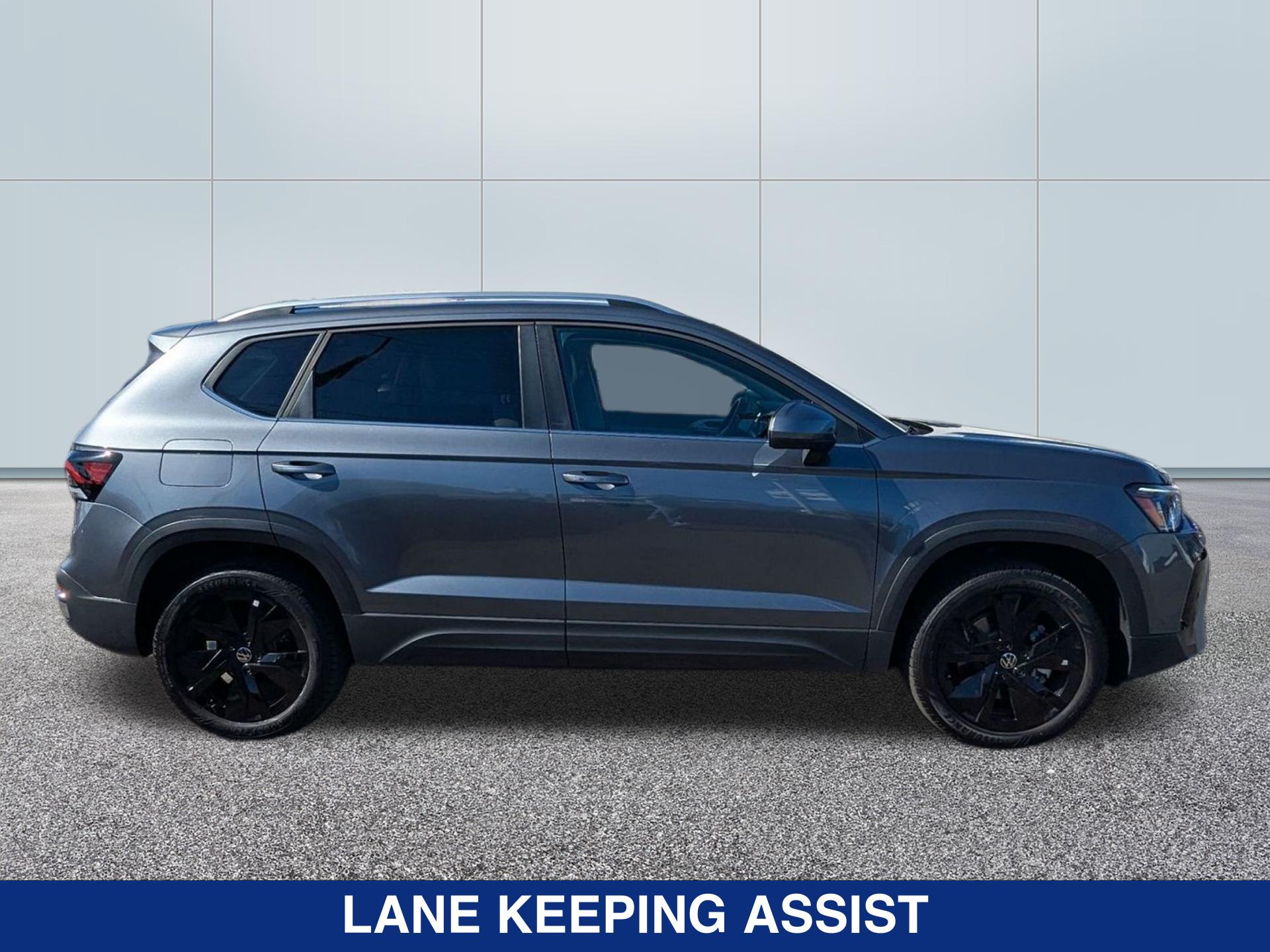 2025 Volkswagen Taos SE photo 3