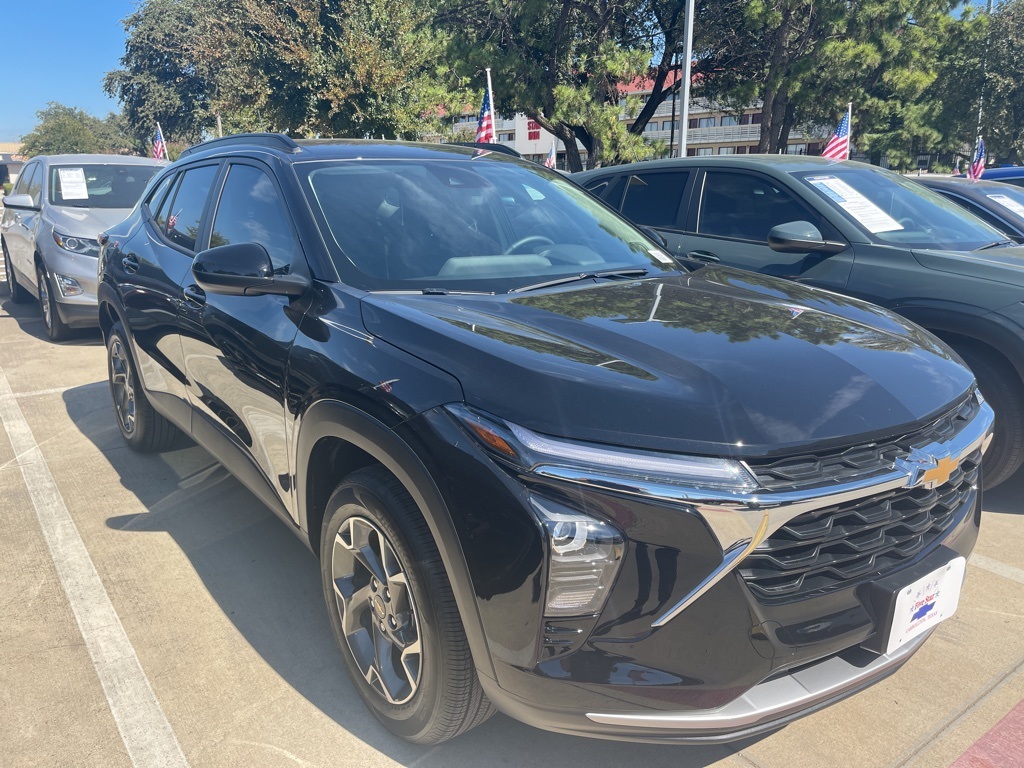 Used 2025 Chevrolet Trax LT
