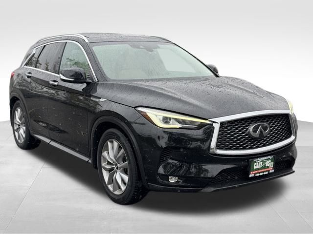 2019 Infiniti QX50 Luxe photo 2