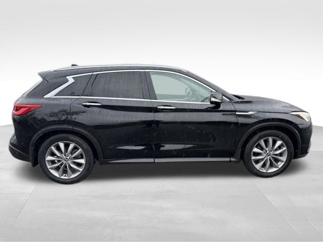 2019 Infiniti QX50 Luxe photo 3