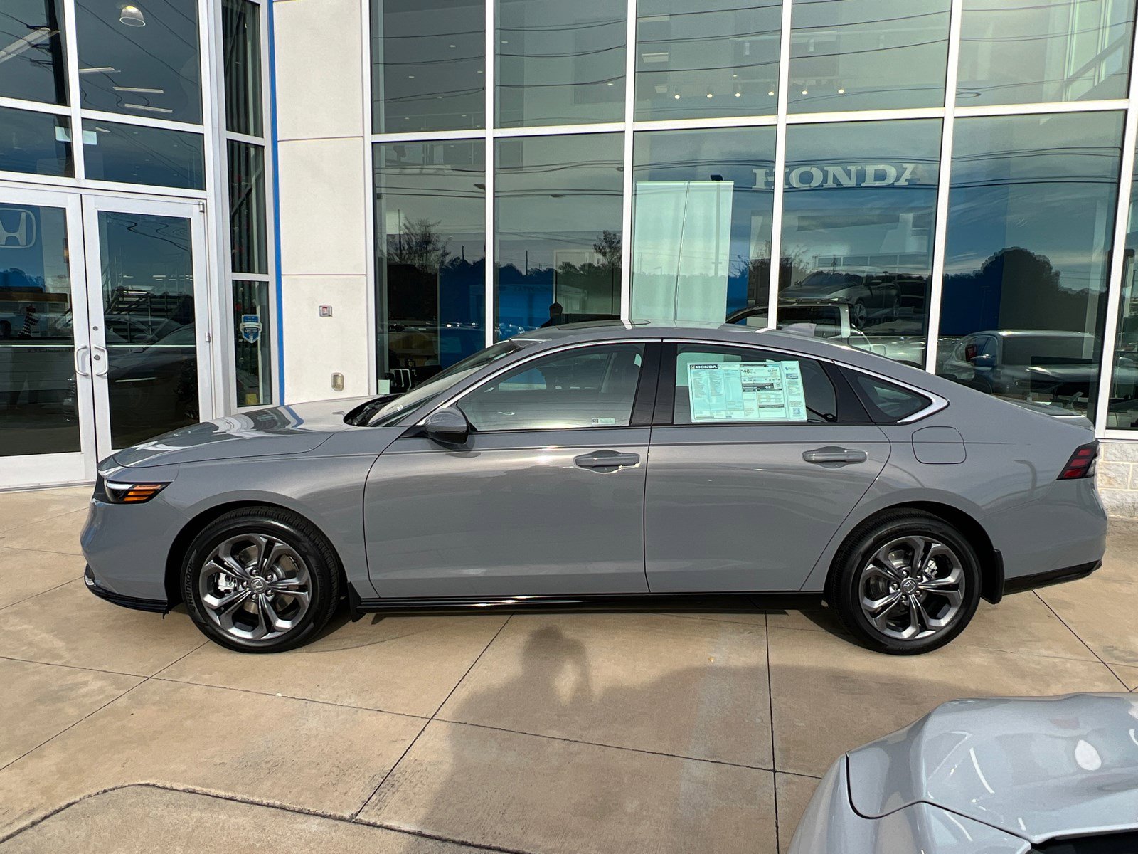 2025 Honda Accord Hybrid EX-L photo 4