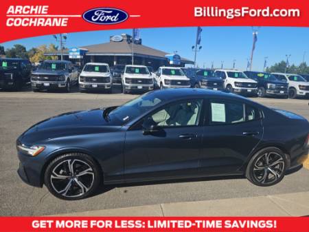 2024 Volvo S60 B5 Plus Dark Theme