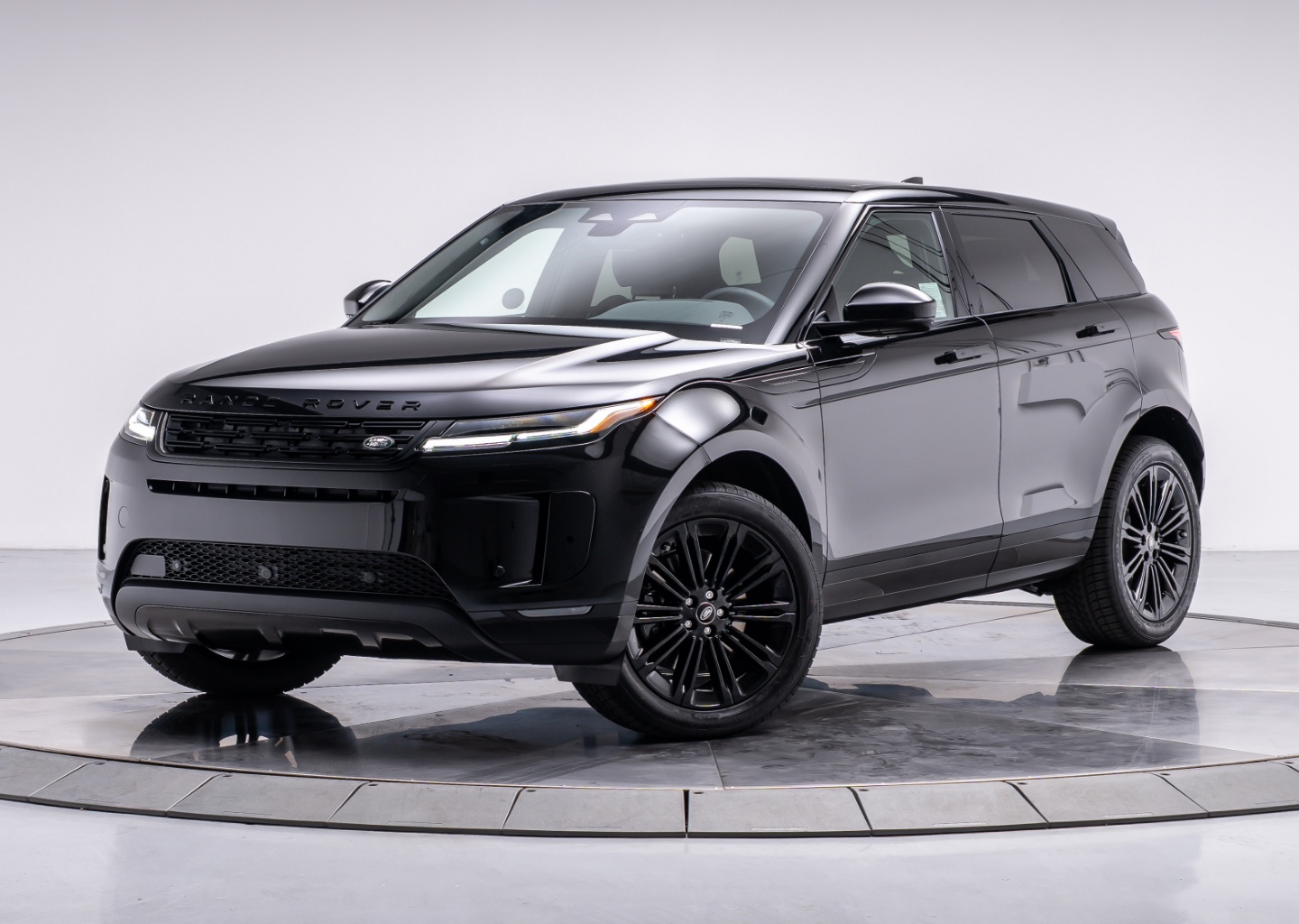 2026 Land Rover Range Rover Evoque S's photo