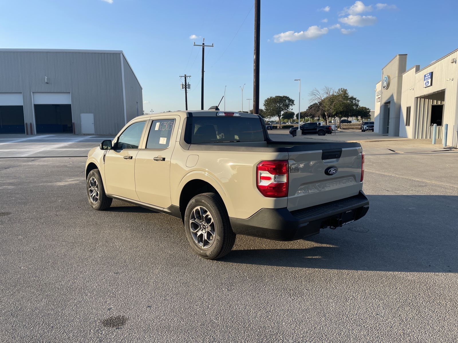 2025 Ford Maverick XLT photo 2