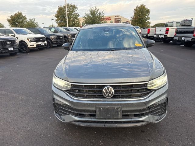 Used 2022 Volkswagen Tiguan SE R-LINE BLACK with VIN 3VV8B7AX6NM158351 for sale in Kansas City