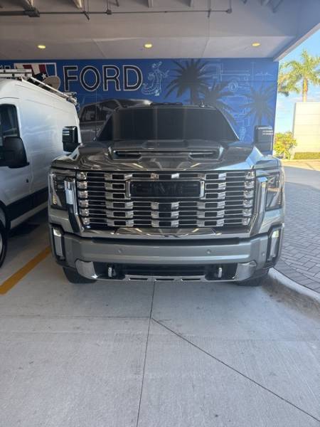 2025 GMC Sierra 2500HD Denali
