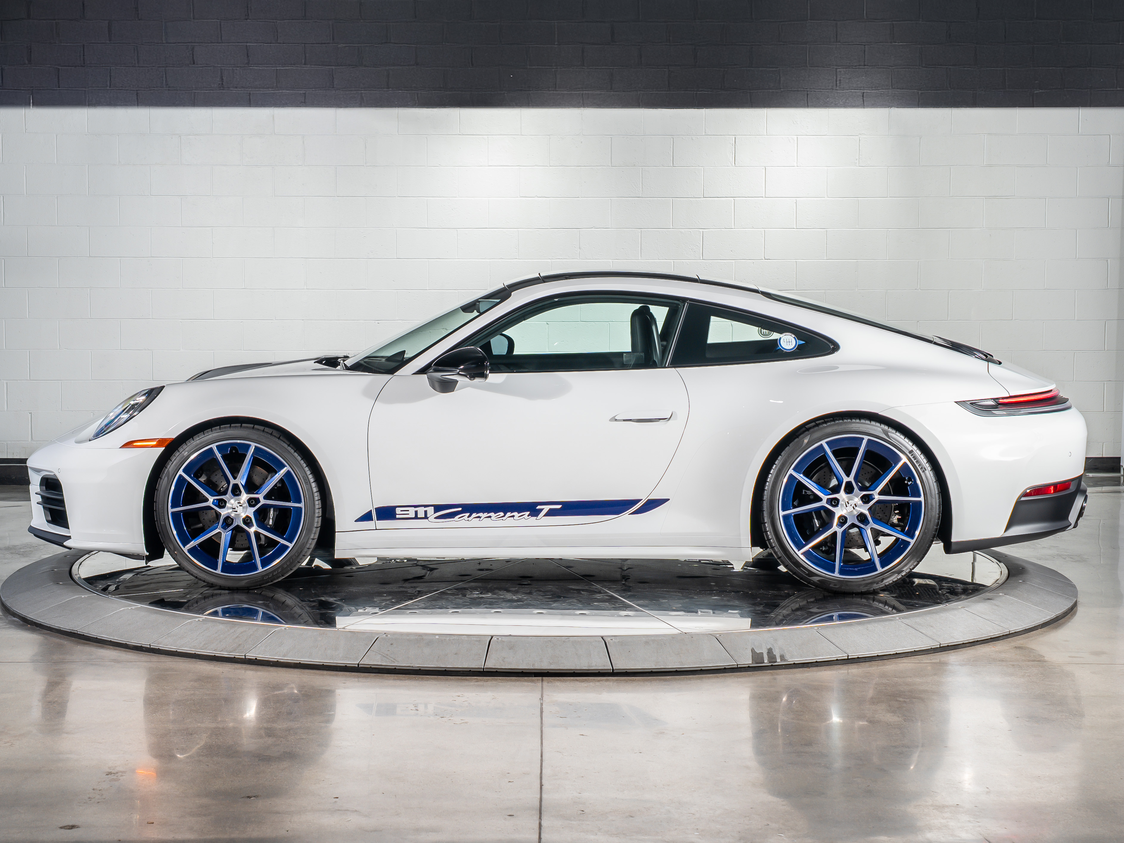 2026 Porsche 911 T photo 2