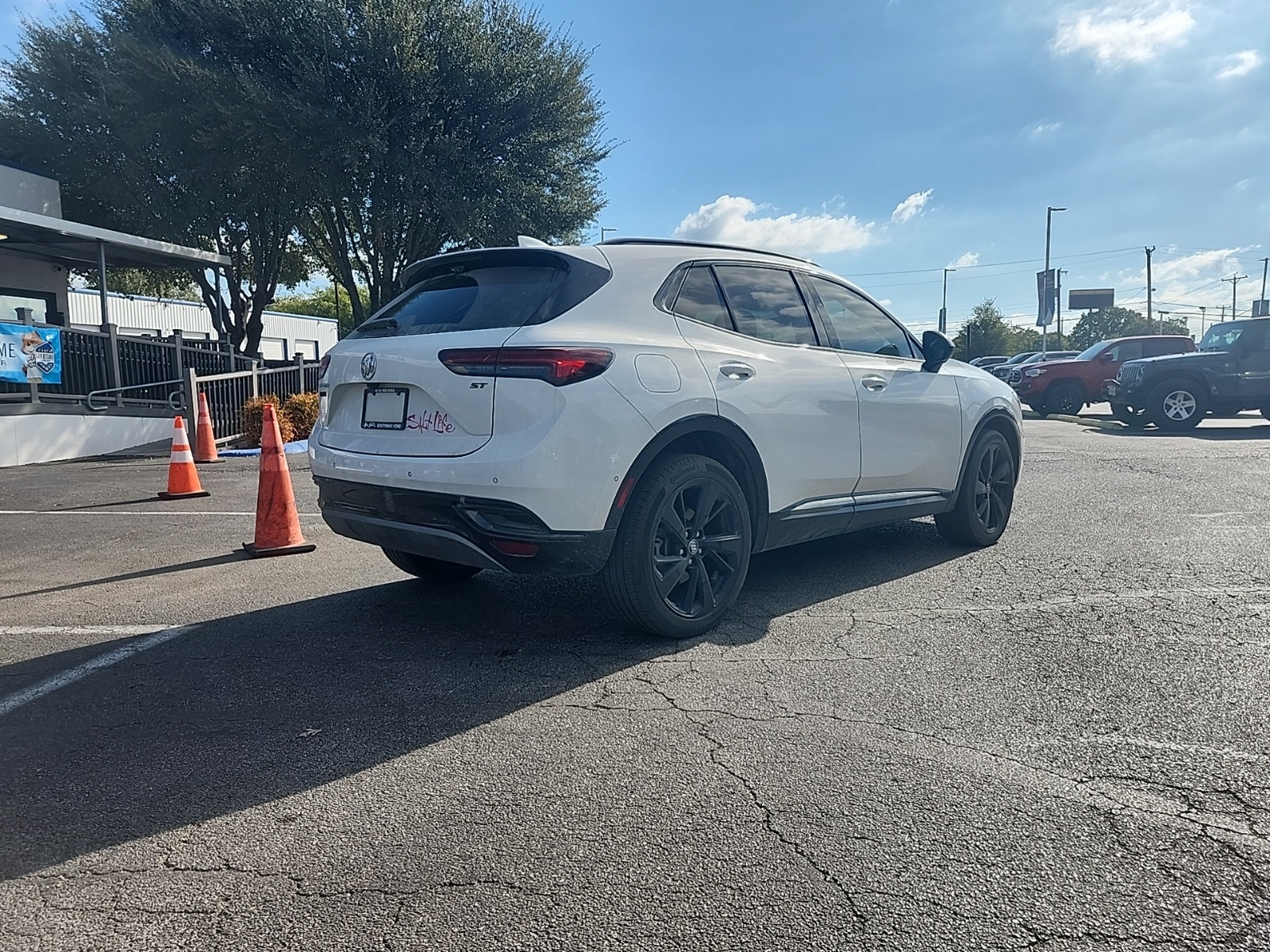 2022 Buick Envision Essence photo 3