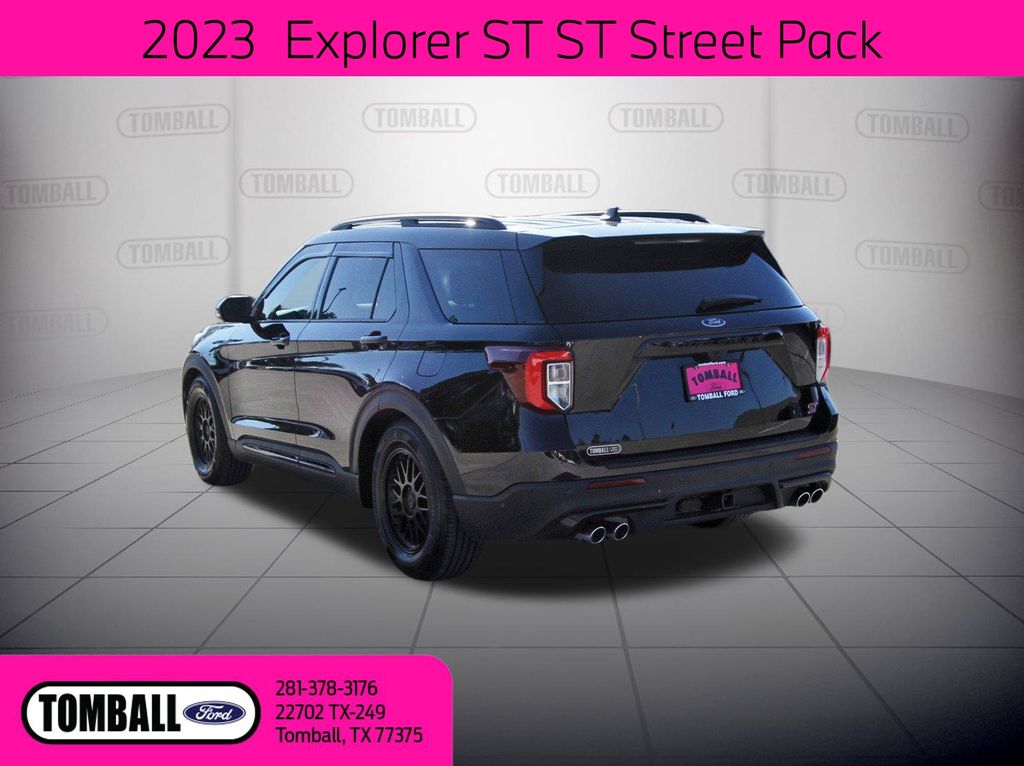 2023 Ford Explorer ST photo 3