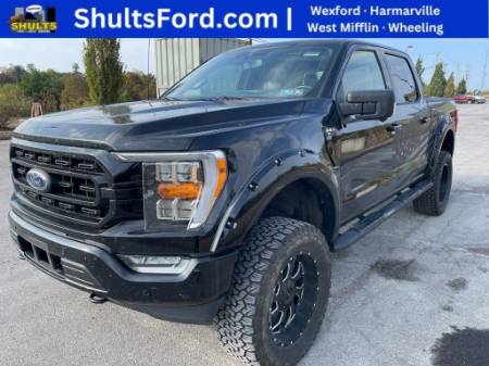 2022 Ford F-150 XLT w/ 5.0L V8