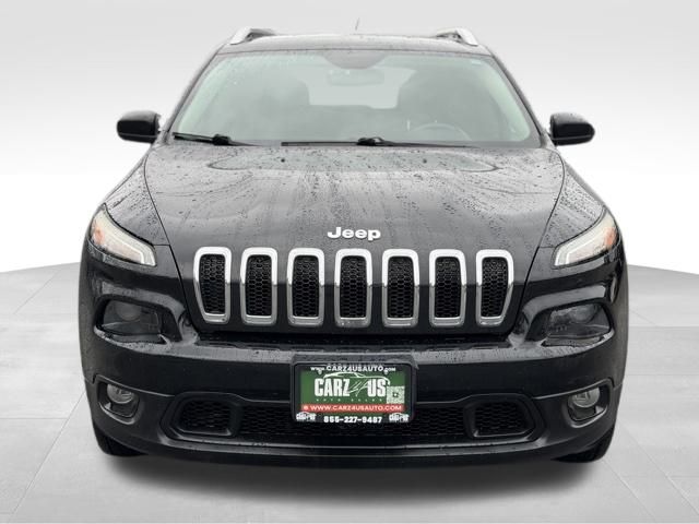 2016 Jeep Cherokee Latitude photo 2