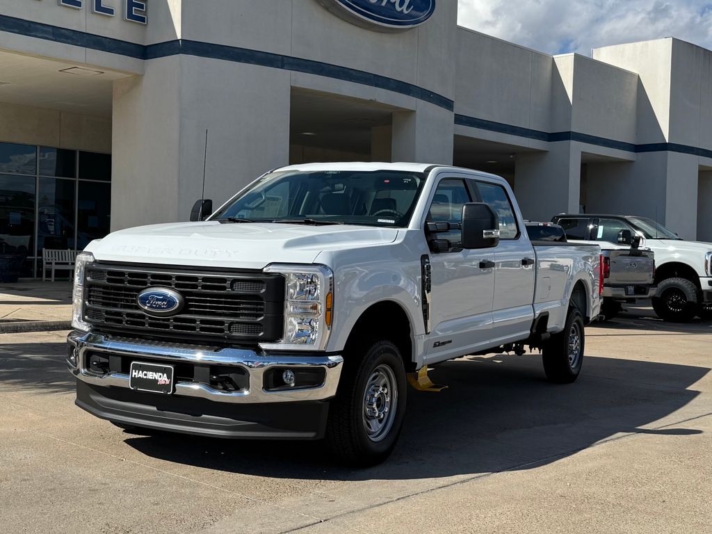 2026 Ford F-250 photo 2