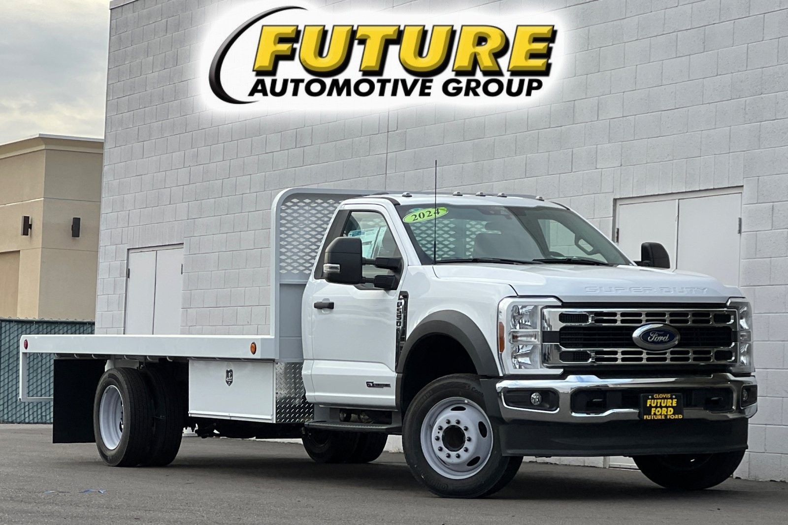 2024 Ford F-550 Super Duty Chassis Cab XL's photo