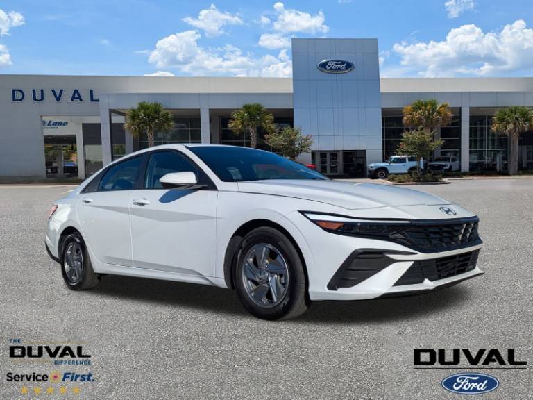 2024 Hyundai Elantra SE