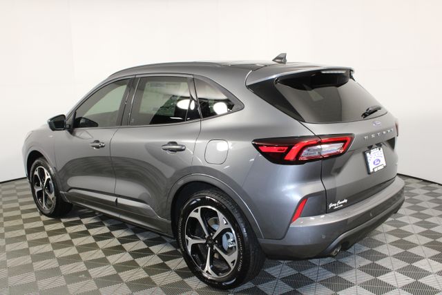 2025 Ford Escape ST-Line Elite photo 3