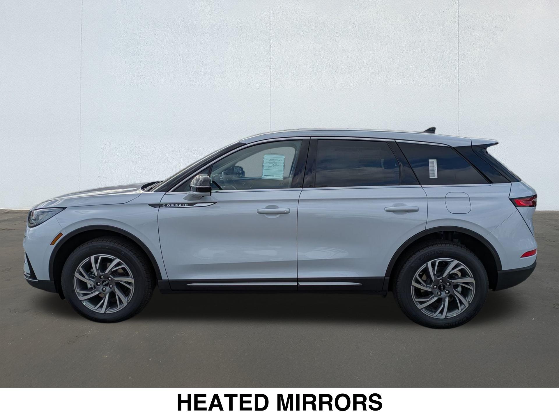 2025 Lincoln Corsair Premiere photo 3