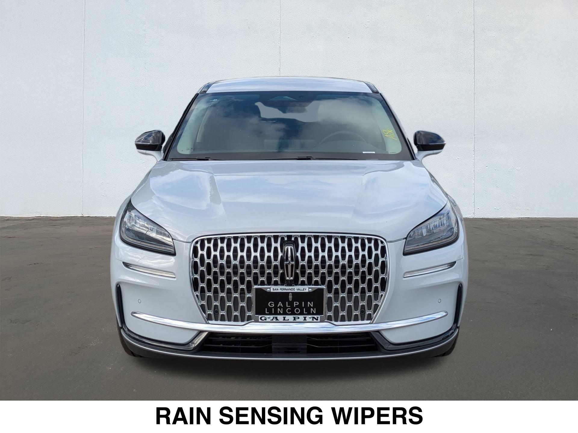 2025 Lincoln Corsair Premiere photo 4