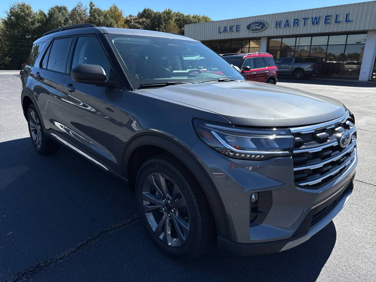 2025 Ford Explorer Active's photo