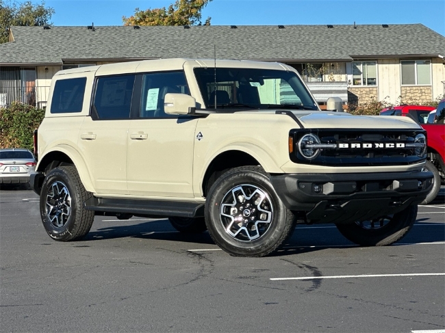 2025 Ford Bronco Outer Banks