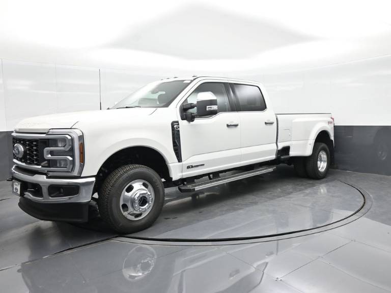 2026 Ford Super Duty F-350 DRW LARIAT