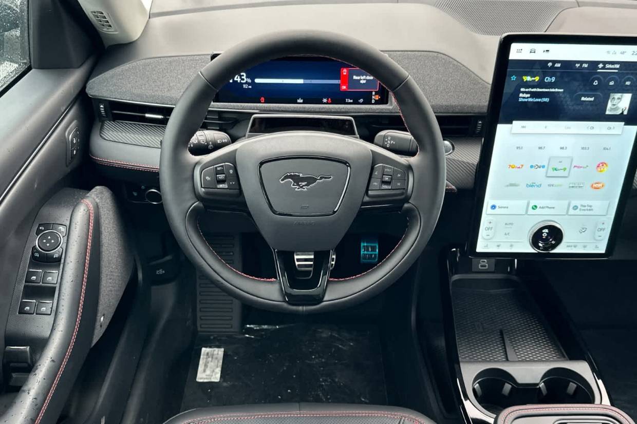 2025 Ford Mustang Mach-E Premium - Photo 12