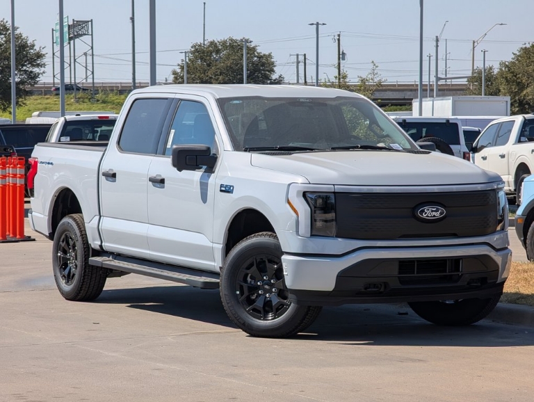 2025 Ford F-150 Lightning XLT