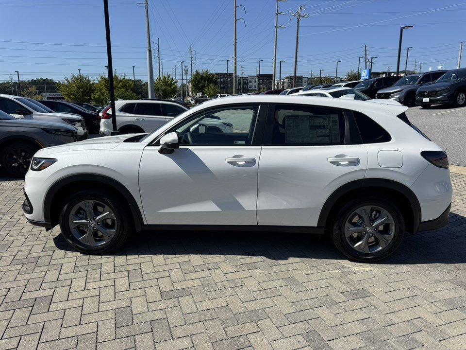 2026 Honda HR-V LX photo 3