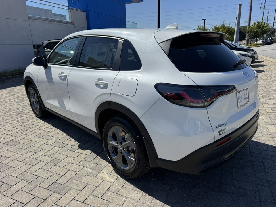 2026 Honda HR-V LX photo 4