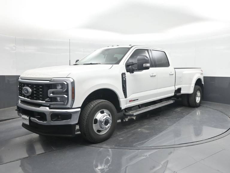 2026 Ford Super Duty F-350 DRW LARIAT
