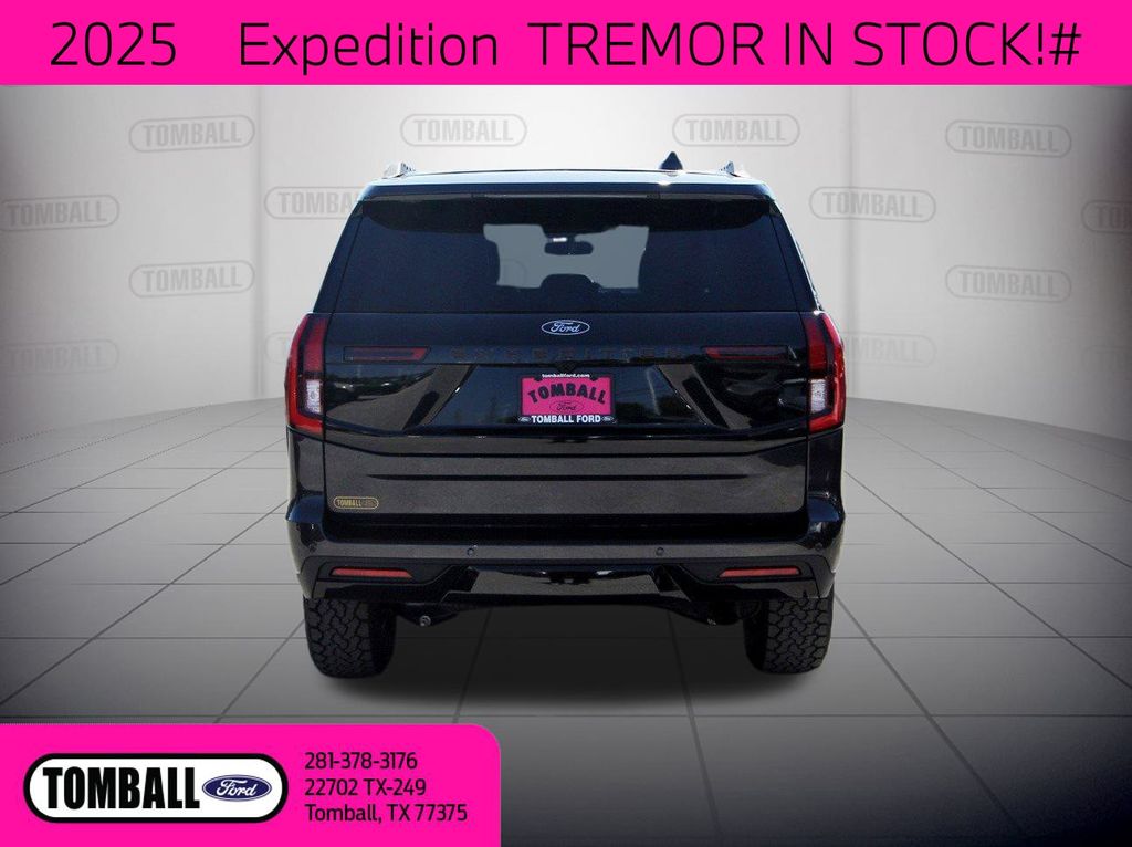2025 Ford Expedition photo 2