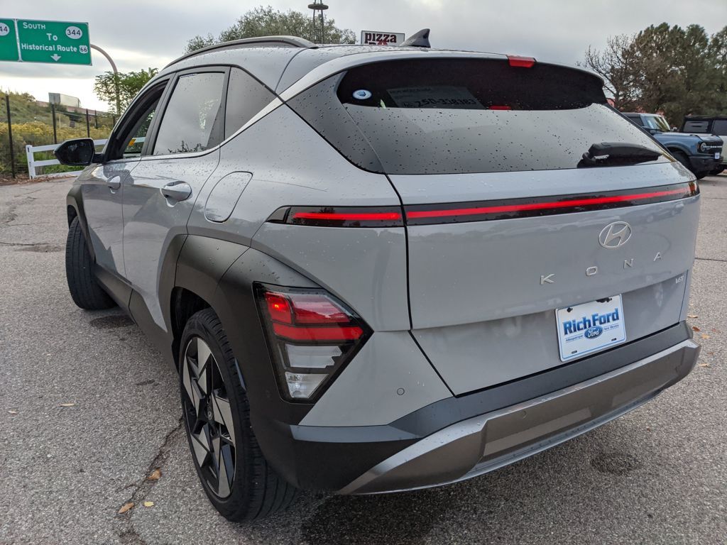 2024 Hyundai Kona Limited photo 3