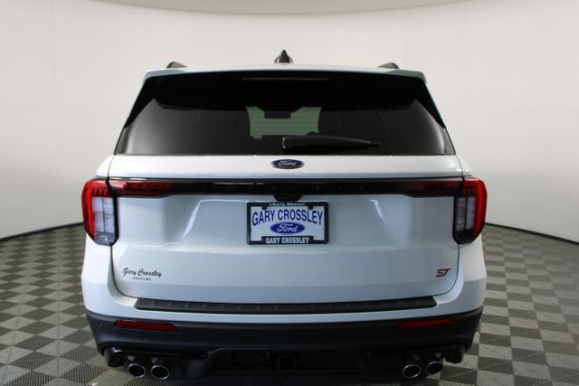 2025 Ford Explorer ST photo 3