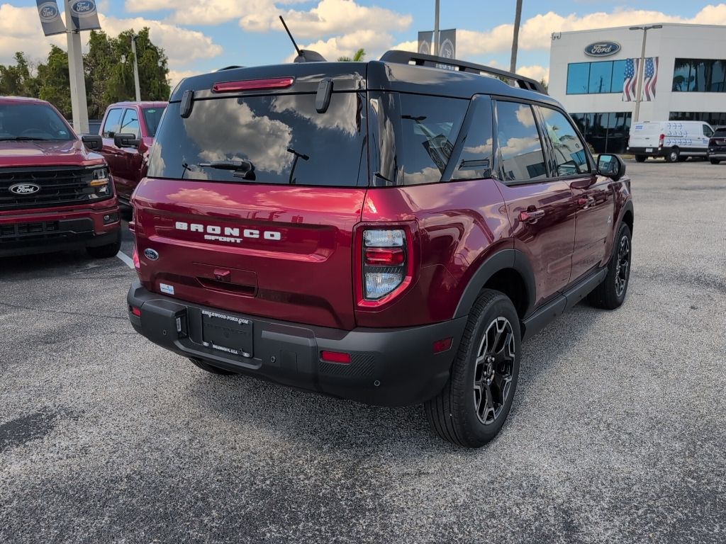 2025 Ford Bronco Sport Outer Banks photo 3