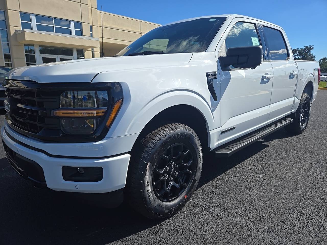 2025 Ford F-150 XLT's photo