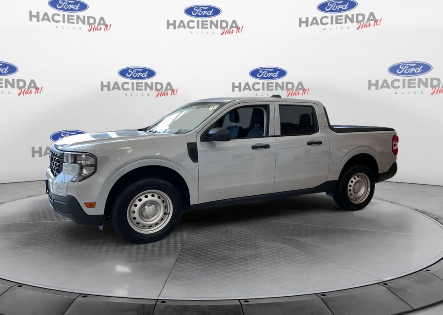 2025 Ford Maverick XL's photo