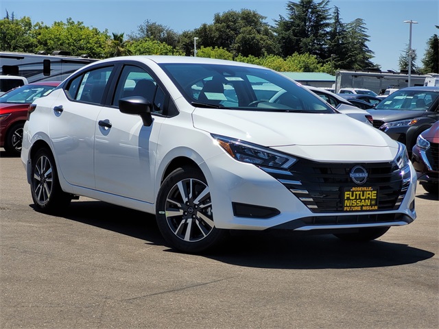 New 2025 Nissan Versa 1.6 SV