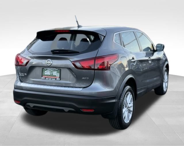 2018 Nissan Rogue Sport S photo 4