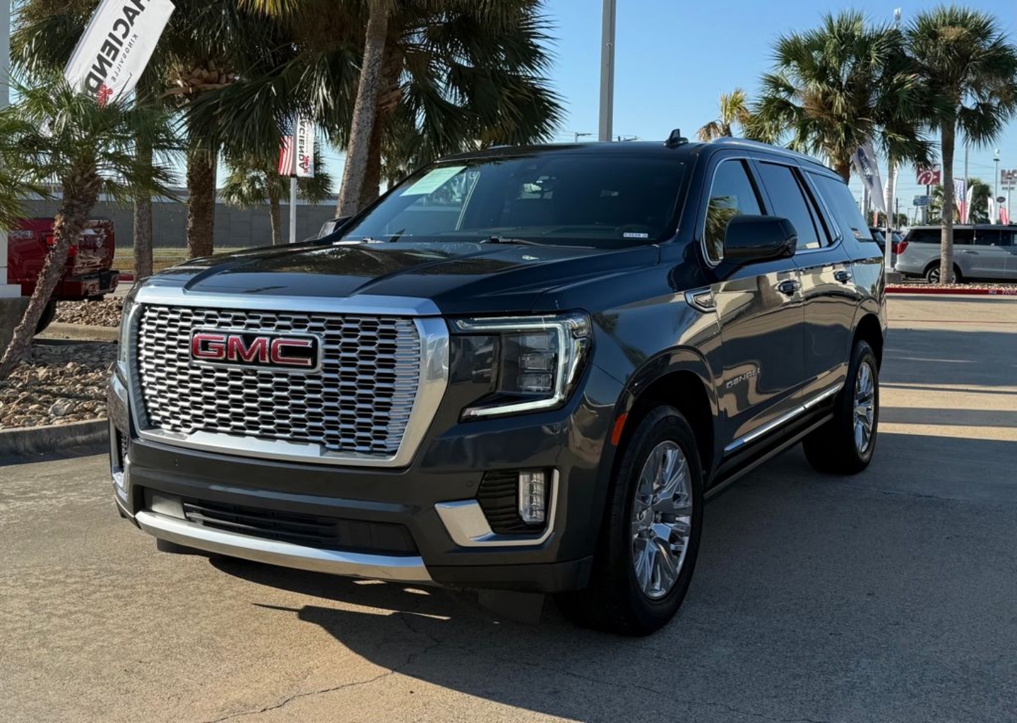 2021 GMC Yukon Denali's photo