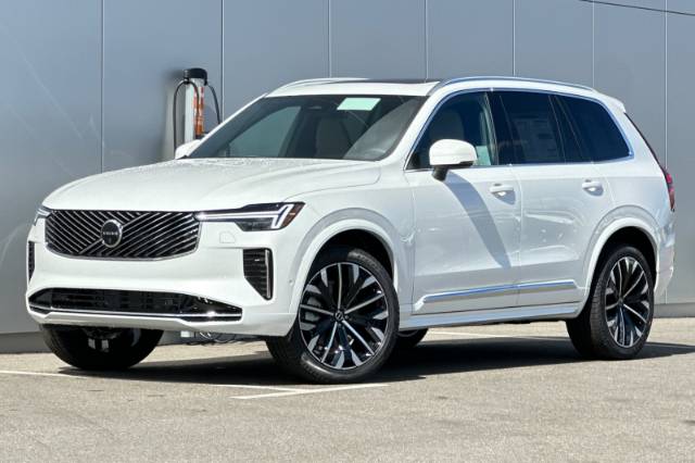 2026 Volvo XC90 B6 Plus 7-Seater