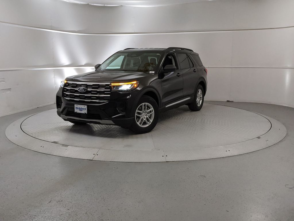 2025 Ford Explorer photo 4