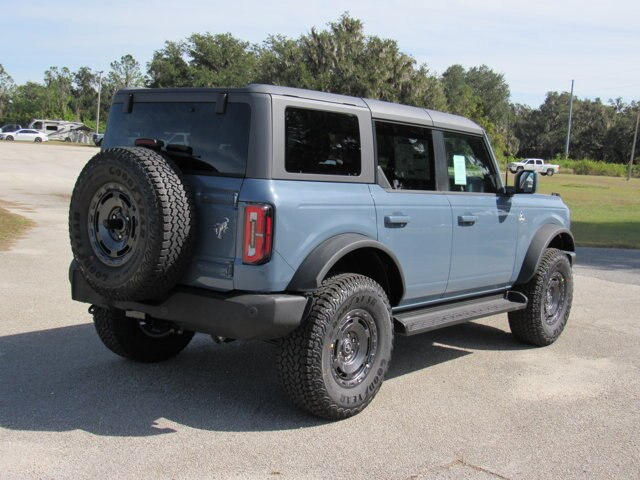 2025 Ford Bronco Outer Banks photo 3