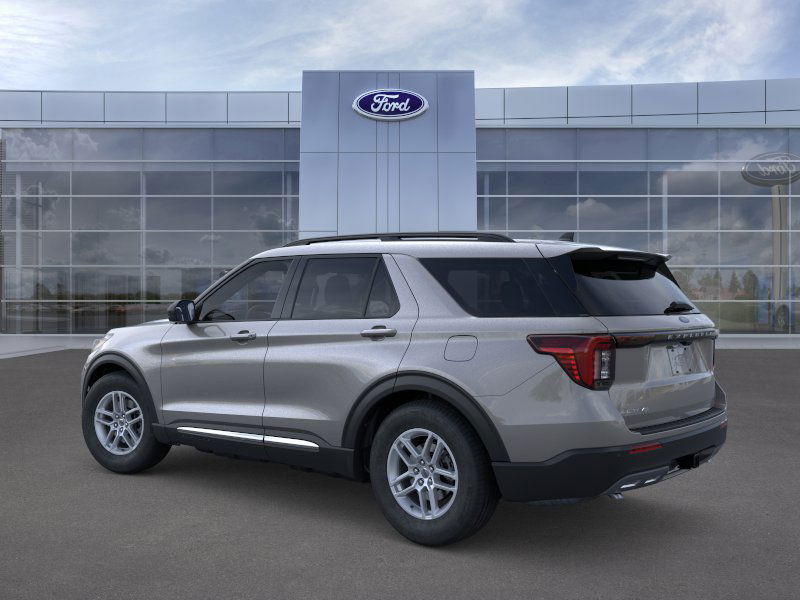 2025 Ford Explorer photo 2
