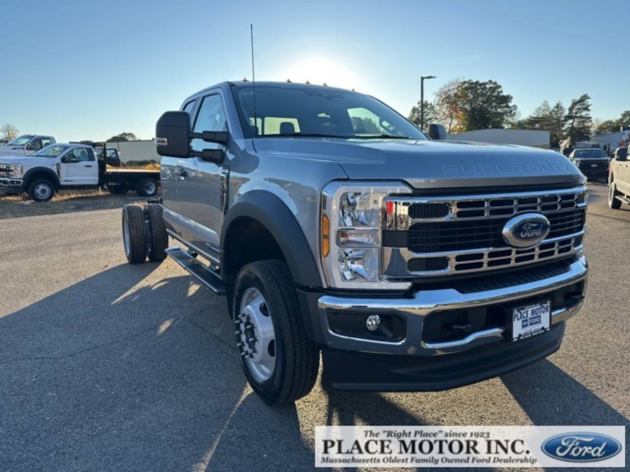 2026 Ford F-550 Super Duty Chassis Cab XL's photo