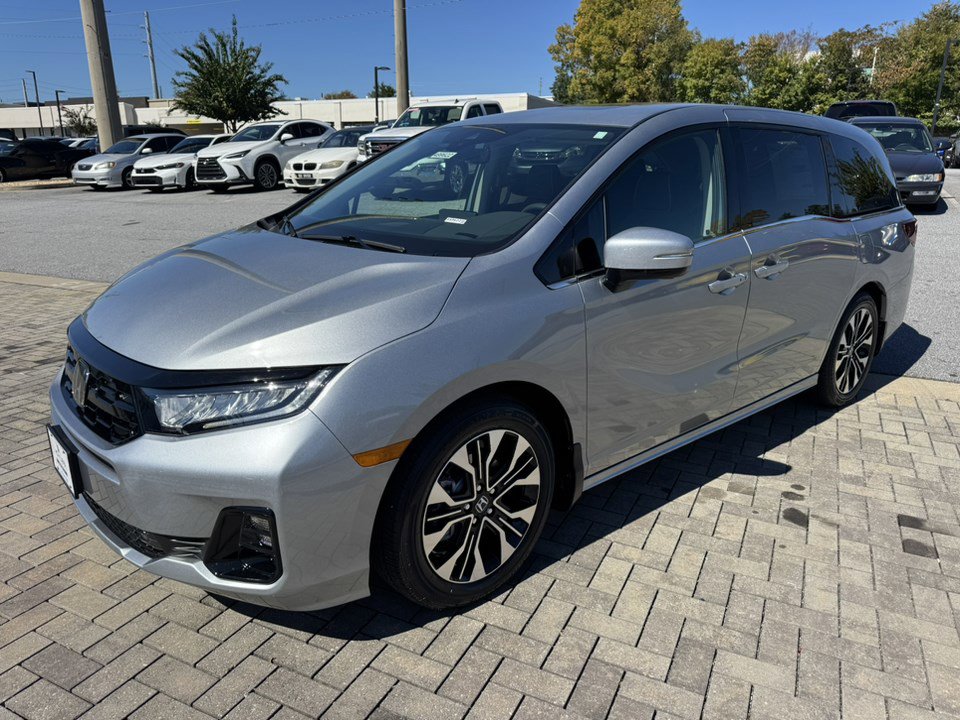 2026 Honda Odyssey Elite photo 3