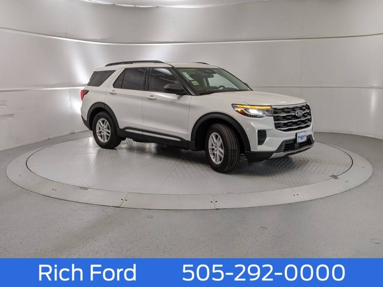2025 Ford Explorer Active's photo